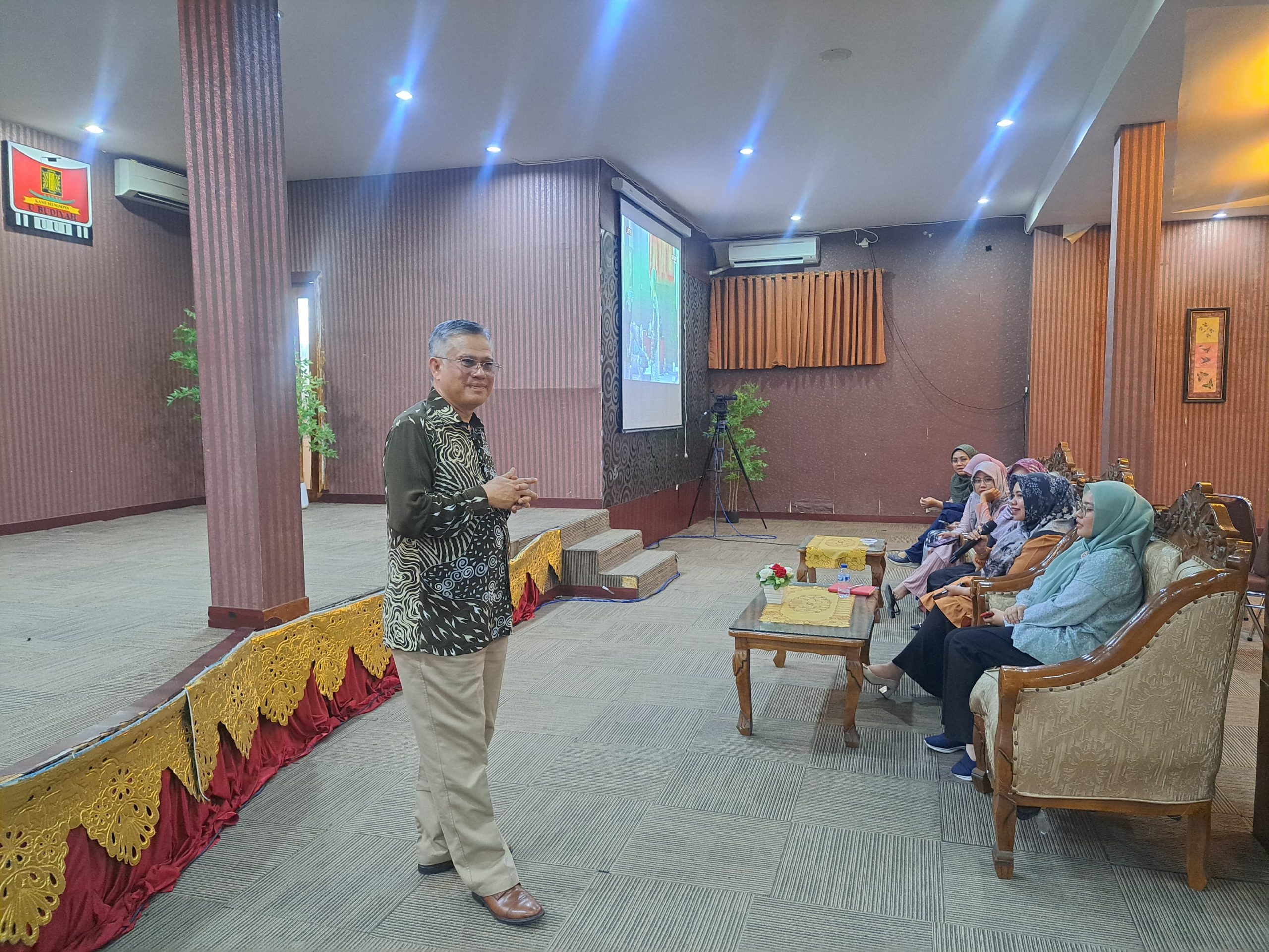 Prof H Shushilil Azam Bin Shuib Peran Media Saat Ini Ibarat Mata