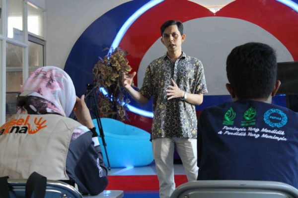 Mahasiswa UNISEL Studi Banding Ke UB ONTV