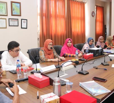 Tim Asesor Lembaga Akreditasi Mandiri Ekonomi Manajemen Bisnis dan Akuntansi (LAMEMBA) melakukan kegiatan asesmen dalam rangka akreditasi Prodi S-1 Akuntansi UUI di Gedung UUI, Desa Tibang, Banda Aceh pada 29 Oktober – 1 November 2023.